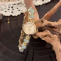 Vintage Luxus Damen Quarzuhr mit grünem Edelstein Armband, elegantes Design für den Alltag. - Chalcedon Gold Zifferblatt