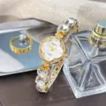 Luxus Kleeblatt Kristall Quarzuhr für Damen, stilvolles Diamant Armbanduhr für den Alltag. - Weiß