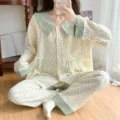 Zoete bloemige zwangerschaps- en borstvoeding pyjamaset, katoenen gaas langere top en broek. - M / Boven- En Onderstuk / Groen Bloemen