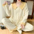 Comfortabele zoete bloemendruk katoenen gaas zwangerschaps pyjama set met gele kraag - M / Boven- En Onderstuk / Geel Bloemen