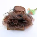 Sombrero de moda de organza marrón elegante, tocador de fiesta de té de malla vintage mujer. - Ajustable / Flores grandes de hilo dorado v18 café