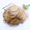 Elegante sombrero de sol de organza con gran flor y velo de red para mujer boda playa fiesta. - Ajustable / Flores grandes de hilo dorado v18 café dorado