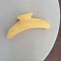 Pince à cheveux jaune vif pour femmes, pince banane unie simple pour le coiffage quotidien. - Croissant de Lune / Jaune