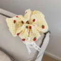 Elastico per capelli a quadri gialli con fragole e dettaglio fiocco in pizzo bianco. - Elastico per capelli / Fragola Gialla