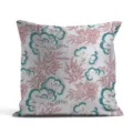 Dettaglio federa cuscino motivo floreale vintage, elegante decorazione tessile casa. - Federa per Cuscino in Satè Pesca Monofacciale / 35x35cm Senza Imbottitura / BZ202401101-2