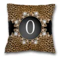 Housser de coussin imprimé léopard avec cadre doré strass et lettre O pour décoration maison. - Housse de Coussin Peau de Pêche Unilatérale Sans Noyau 45x45cm