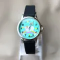 Kinder Quarzuhr mit schwarzem Silikonarmband und niedlichem Einhorn Katzen Regenbogen Zifferblatt. - Schwarz