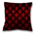 Coussin carré de style gothique victorien avec un motif fleur-de-lis rouge foncé. - Housse de Coussin Peau de Pêche Unilatérale Sans Noyau 45x45cm / BZ202403018A-3