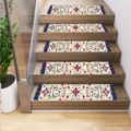 Detalle de pisada de escalera persa vintage, alfombra geométrica para escalones de madera. - MD202405017A-2 / 20x76cm