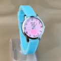 Kinder Quarzurh mit hellblauem Silikonarmband und rosa Pfirsich Zifferblatt für Kinder. - Himmelblau