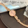 Damen Quarzuhr mit unregelmäßigem Kettenarmband und elegantem Zifferblatt für den täglichen Look. - Roségold