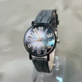 Reloj de cuarzo para mujer con esfera degradada y correa de piel con motivo de cocodrilo. - Gris