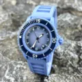 Blaue Silikonarmband Quarzuhr mit leuchtenden Zeigern, modische Freizeituhr für den Alltag. - Dunstblau