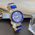 Elegante Damen Quarzuhr mit blauem Kristall Armband und goldenem Gehäuse für Alltag. - Blau