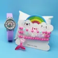 Kinder Meerjungfrau Uhr Set mit Perlenarmband, süße Cartoon Quartz Armbanduhr für Mädchen. - Lila