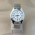 Klassische Quarzuhr mit elastischem Metallarmband und klaren arabischen Ziffern für Herren. - Herrenstil / Silber Weiß Zifferblatt
