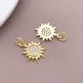 Vergulde zonvormige bedels met zirkonia, DIY sieraden maken accessoires onderdelen. - 1 Stuk/Verpakking (19x14x1.7mm)