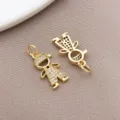 DIY vergulde jongens en meisjes bedels met zirkonia voor sieraden maken accessoires - Honkbalpet Jongen Hanger (T3439) / 1 Stuk/Verpakking (20x8.5x3mm)