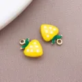 12x8mm vergulde roestvrijstalen emaille aardbei bedels voor unieke diy sieraden. - Geel