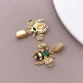 Vergoldeter Bienen-Anhänger DIY Schmuckzubehör mit grünem Edelstein und Zirkonia. - Schwarze Emaille Grüne Steine Bienenanhänger (T3327)