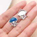 19x15mm carino medusa lega di zinco ciondolo glitter per fai da te collana - Medusa Luccicante Oceano (28129) / 1 Pezzo (19x15x4mm) / Blu