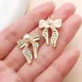 Zinc alloy bow charm pendant with pearls and rhinestones for DIY handmade jewelry necklace. - Pearl Streamer Rhinestone Bowknot (27101) / 1 Piece/Pack (25x18mm) / Gold