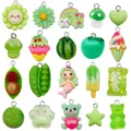 Assorti groene hars cartoon bedels hangers voor DIY sieraden maken sleutelhangers kettingen. - Hars Groen Gemengde Set (SN1691)