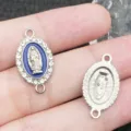 Ciondolo connettore religioso argentato con smalto blu e strass per creazione di gioielli. - Pendaglio Vergine Maria Ovale-2 Fori (15324) / 1 Pezzo (16x20mm) / Blu Reale (K Bianco)