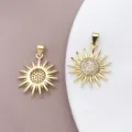 Ciondolo sole placcato in oro con zirconi cubici per collane e orecchini fai da te. - Ciondolo Girasole (T3295)