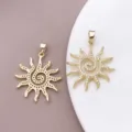 Ciondolo Sole Zircone Placcato Oro 18K Micro Incassato Accessorio Gioiello Collana Item - Ciondolo Girasole a Spirale (T3296)