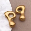 Breloques de bijoux DIY en acier inoxydable plaqué or avec lettre bulle 3D élégante. - Style Lettre P (T3096-P) / 1 Pièce (11x18x5mm) / Acier
