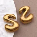 Pendentif lettre alphabet chunky en acier inoxydable plaqué or pour bijoux DIY design mignon 1pc - Style Lettre S (T3095-S) / 1 Pièce (14.5x18x6mm) / Or