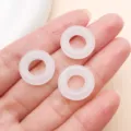 Anillo de vidrio blanco lechoso accesorio de joyería DIY colgante para pulsera collar - Anillo de Donut con Agujero Grande Estilo Chino (26822)