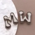 Pendentif Lettre Bulle en Acier Inoxydable Argenté Puffy Alphabet Accessoire de Bijoux - Style Lettre M (T3096-M) / 1 Pièce (20.5x18x6mm) / Acier