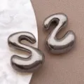 Accessoires de bijoux DIY en acier inoxydable lettre gonflée breloques alphabet bulles - Style Lettre S (T3096-S) / 1 Pièce (14.5x18x6mm) / Acier