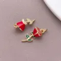 Rote Emaillierte Rosenblüte Metall Anhänger, vergoldetes DIY Schmuckherstellung Zubehör SKU. - Roter Emaille Rosen Anhänger (T3417)