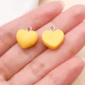 Pendentif cœur jaune résine DIY accessoire de bijoux pour collier bracelet artisanat. - Cœur Mat en Résine Jaune Clair (17174)