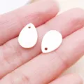 Pendente a goccia in conchiglia bianca accessori gioielli DIY, materiale naturale artigianale. - Forma a Goccia d'Acqua (25302) / 1 Pezzo (9x13mm)