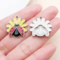 Pendentif en alliage émaillé fleur de coccinelle pour bracelet de collier DIY accessoires de bijoux - Coccinelle Marguerite en Émail Jaune (27008) / 1 Pièce (22x21mm) / Argent-K Jaune