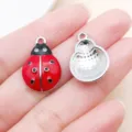 Lot de pendentifs coccinelle en alliage émaillé bicolore pour vos créations de bijoux DIY. - Coccinelle en Émail Rouge (27032) / 1 Pièce/Paquet (22x14mm) / Base Argentée Rouge