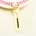 Cúter kawaii de perrito, cuchillo de caja portátil estilo crema para manualidades y paquetes. - Perrito con asa amarillo crema