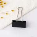 Fermaglio per carta in metallo nero, clip robusta per organizzare documenti d'ufficio e scuola. - Molletta nera da 51 mm / Nero