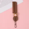 Joli peigne à cheveux miniature en plastique marron avec décor d'ours et chaîne pour le quotidien - Ours brun (avec chaîne à billes)