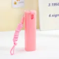 Tragbare Reise-Sprühflasche mit pinker Kordel, kleiner nachfüllbarer Zerstäuber für Kosmetik. - Umhängeband / Rosa
