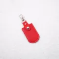 Estuche compacto para llaves de piel PU roja con gancho metalico y costuras blancas. - Rectángulo-Rojo