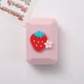 Joli étui à lentilles de contact rose avec décors de fraises 3D boîte double portable de voyage - Modèle en Caoutchouc Souple / Fleur de Fraise Base Rose