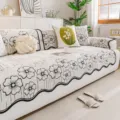 Chenille anti-slip sofa cover with chic floral pattern, premium breathable couch mat. - 70x70cm / Black