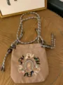 Japanischer bestickter Kordelzug Schultertasche mit Pferdemotiv und strapazierfähigen Gurten. - Wanlima-Pferd in Kamelbraun