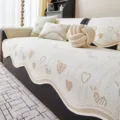 Cojin de sofa de seda de hielo estilo crema alfombra refrescante antideslizante - 70*70 / Diseño irregular de ondas de corazón - Café