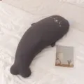 Lindo cojín de felpa de foca gris, muñeca larga de cuerpo con gorro de dormir, almohada suave. - 95cm / Gris Leopardo